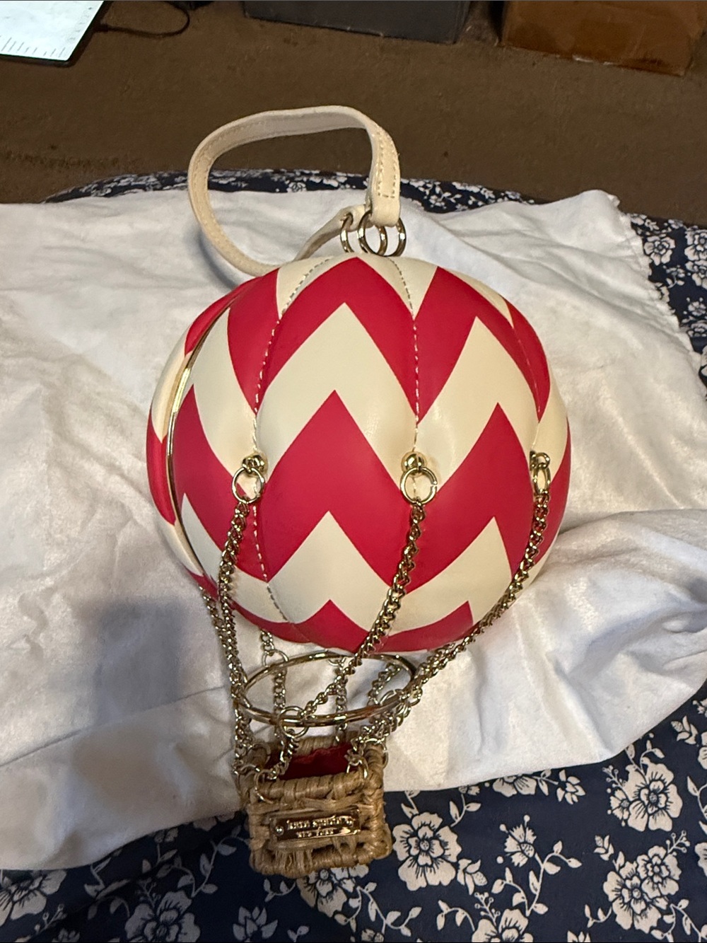 Betsey Johnson Red and Cream Hot Air Balloon Clutch - Picture 2 of 4